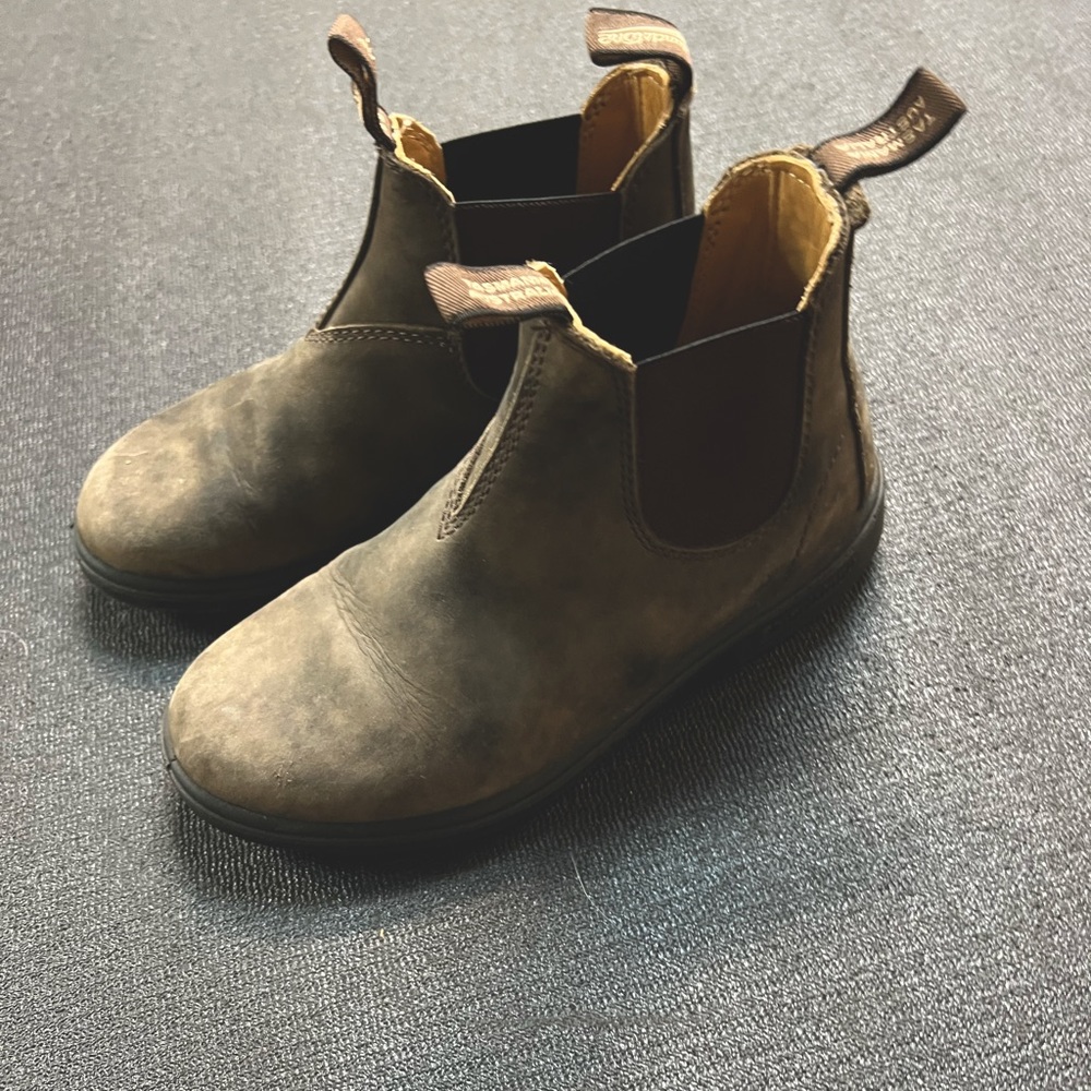 Blundstone Chelsea boots